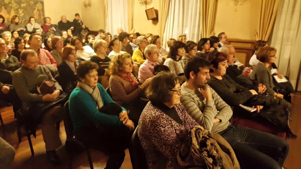 Foto asistentes en la presentación del libro